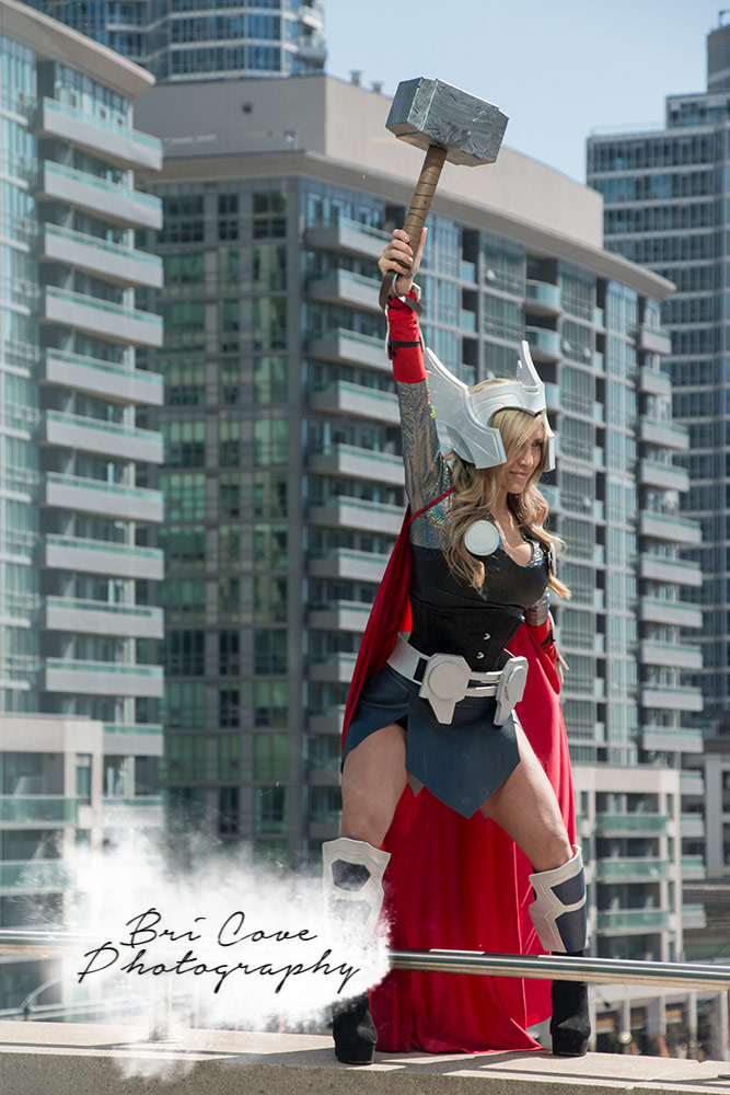 Thor cosplayer
