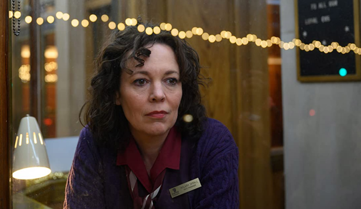 Olivia Colman in Empire of Light. Photo by Parisa Taghizadeh / 2022 Fox Searchlight