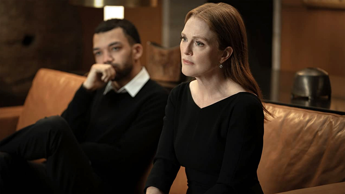 Justice Smith and Julianne Moore in Sharper on Apple TV+